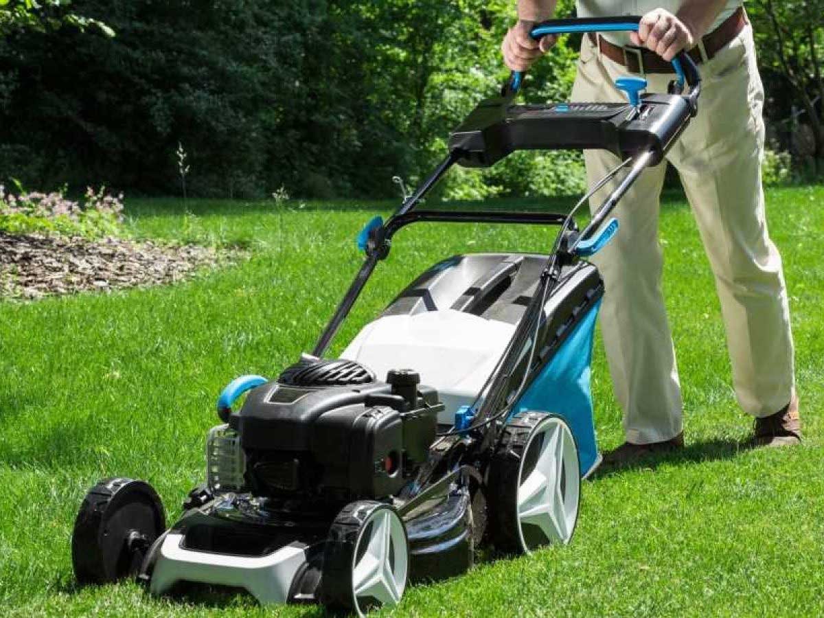 Self-Propelled lawnmower