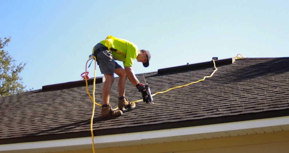 5 Key Things to Do When Your Roof Is Leaking Water