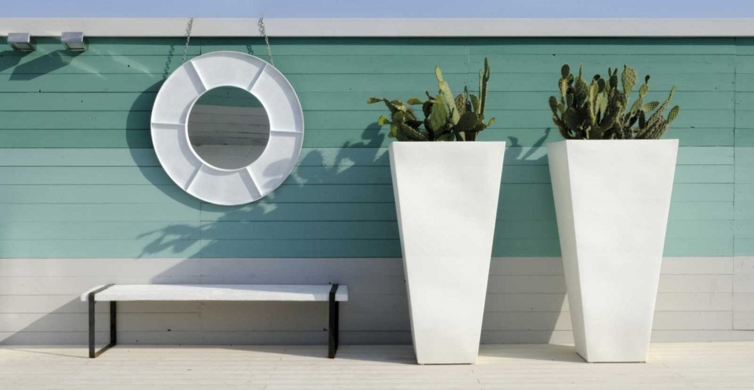 Comparing the make up and materials of wholesale planters Comparing the make up and materials of wholesale planters