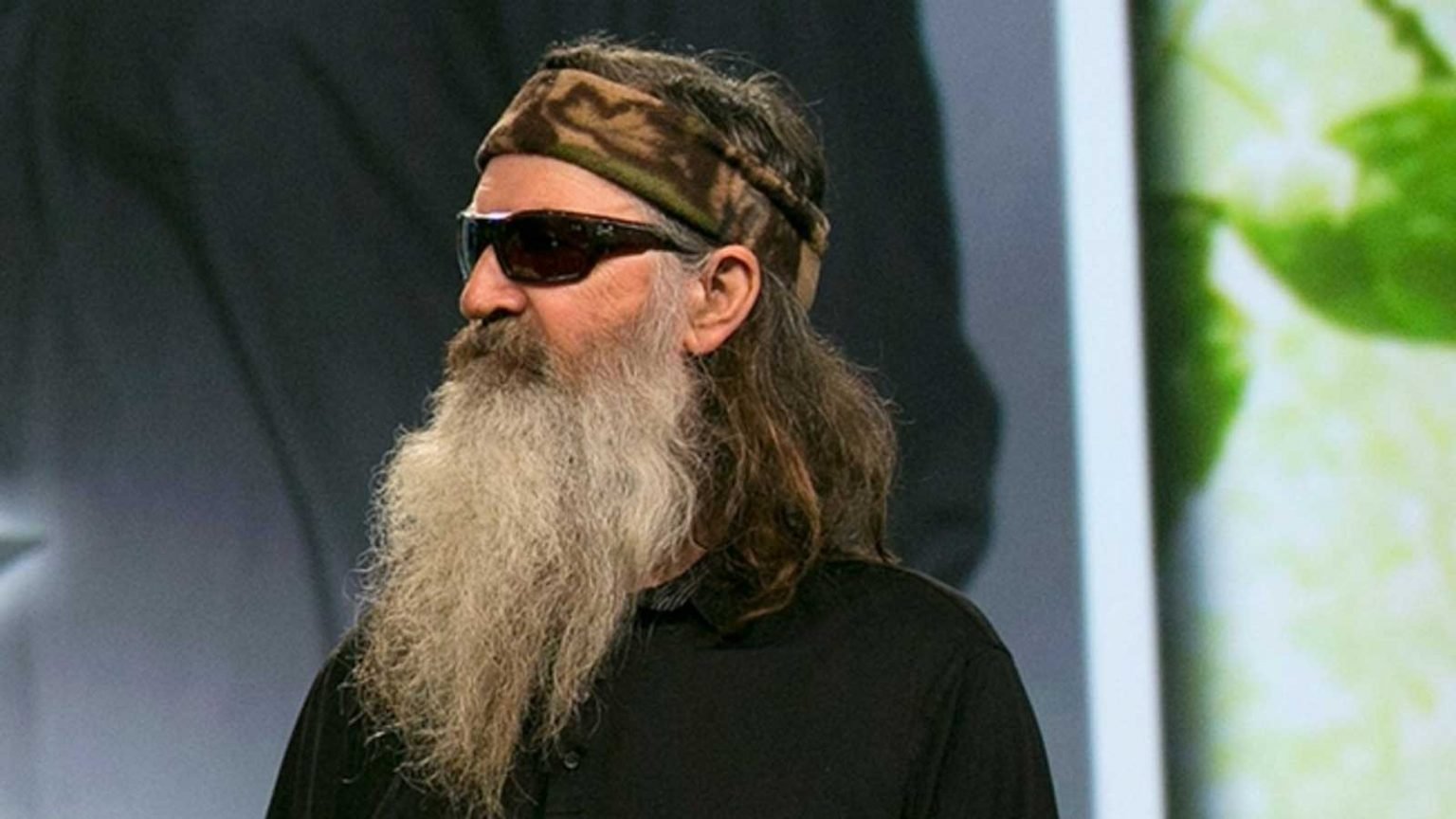 Phil Robertson Net Worth, How Much is the Professional Hunter Worth?