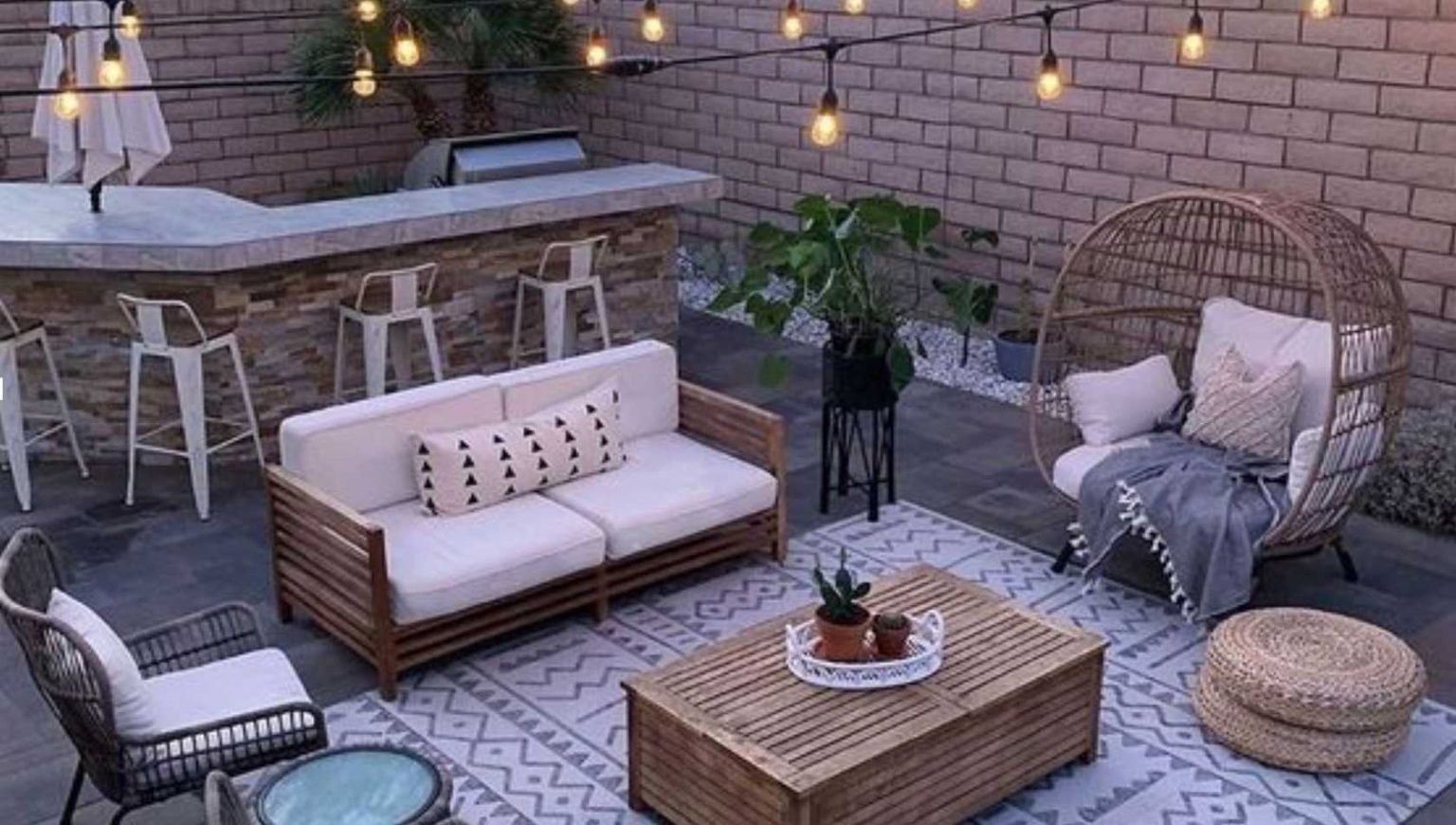 How to Decorate Your Patio
