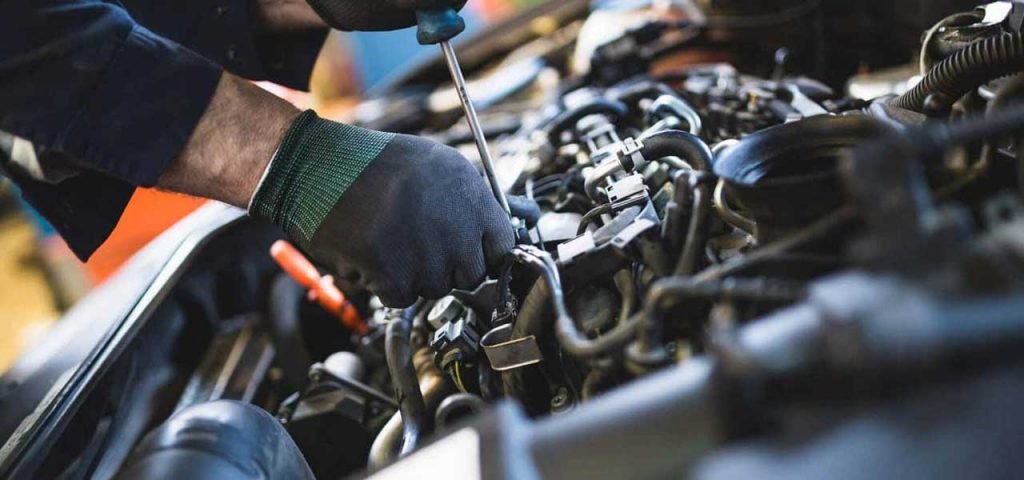 5 Common Signs That You Need an Engine Repair Engine Repair
