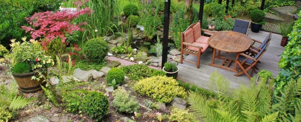 8 Ways to Create an Eco-Conscious Outdoor Living Space for Summer Eco-Conscious Outdoor Living Space