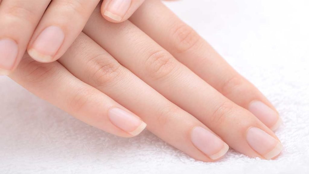 8 TIPS FOR MAINTAINING HEALTHY NAILS MAINTAINING HEALTHY NAILS