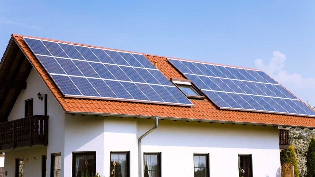 A Brief Guide to Solar Panels: An Incredible way to reduce Electricity Wastage Solar Panels