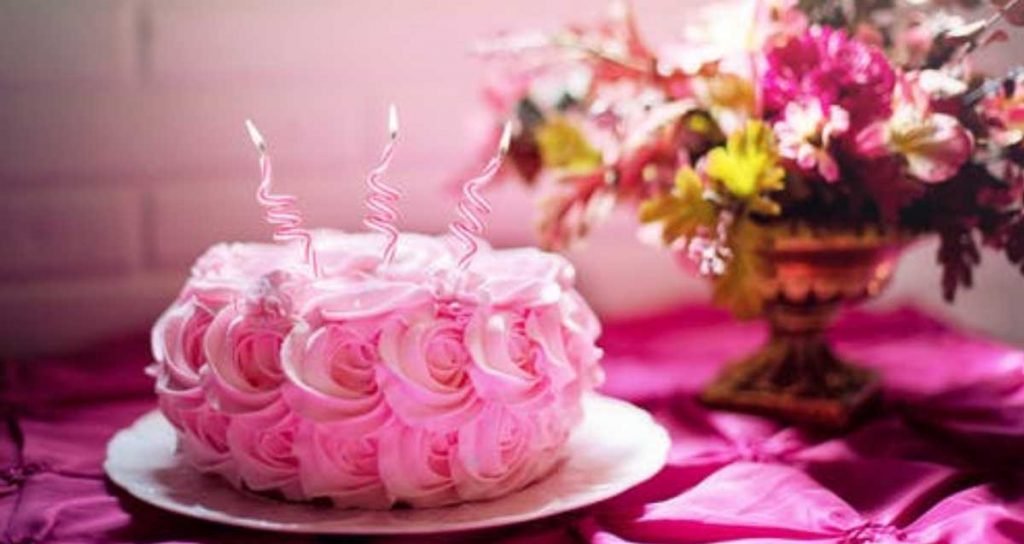 Benefits of buying birthday cakes online Benefits of buying birthday cakes online