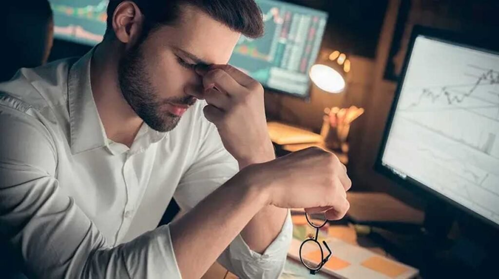 How to Reduce Eye Strain When Working From Home How to Reduce Eye Strain When Working From Home