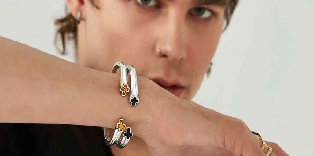Why Modern Men Are Choosing Moissanite Jewelry